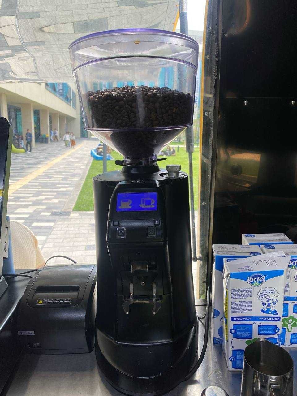 Кофе машина для бизнеса + Кофемолка