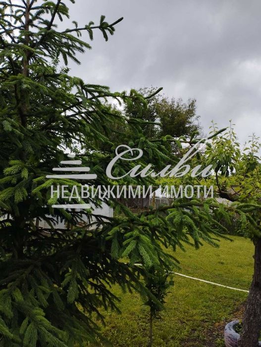 Двуетажна ТУХЛЕНА къща с ГАРАЖ - с. Мадара