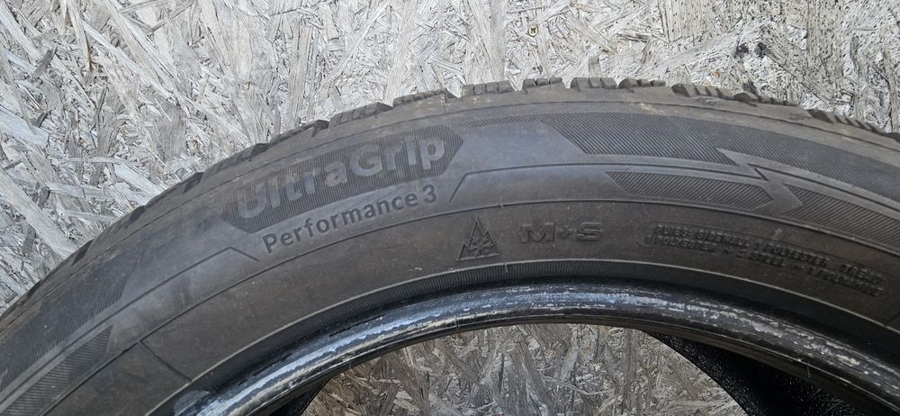 Anvelope Goodyear UltraGrip Performance 3 M+S 215/55 R17 98V XL