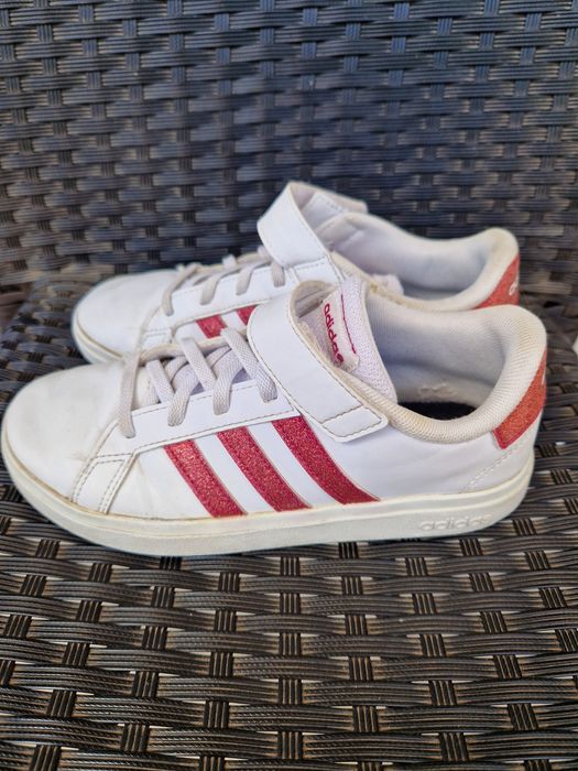 Детски маратонки Adidas за момиче