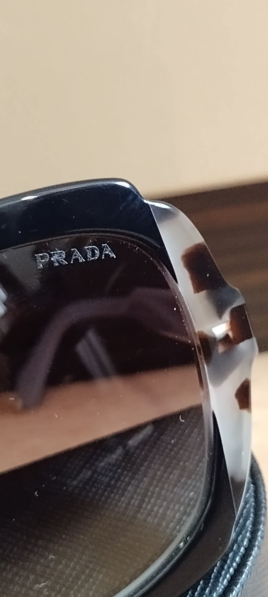 Слънчеви очила Prada от 219 € на 220 лв.