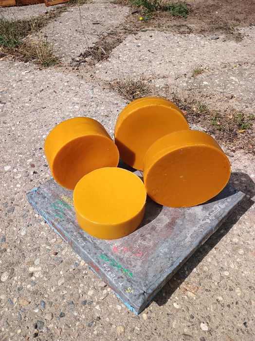 Vând ceară de albine.