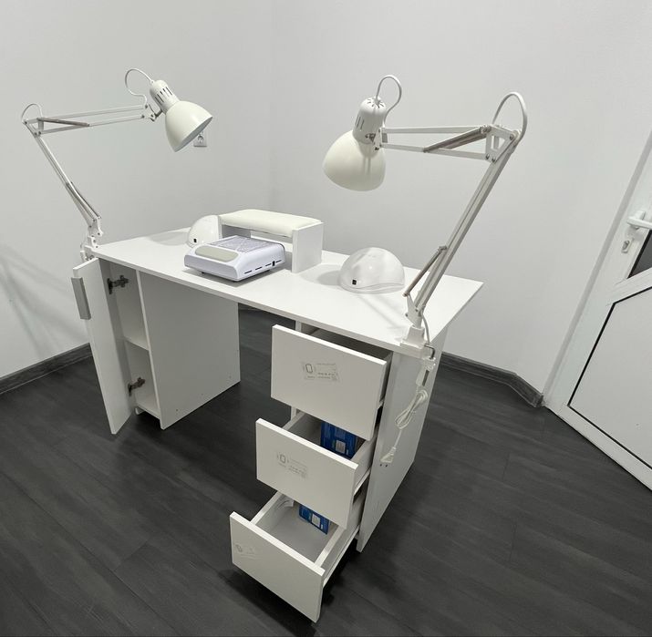 Birou Manichiura Pedichiura Cosmetica