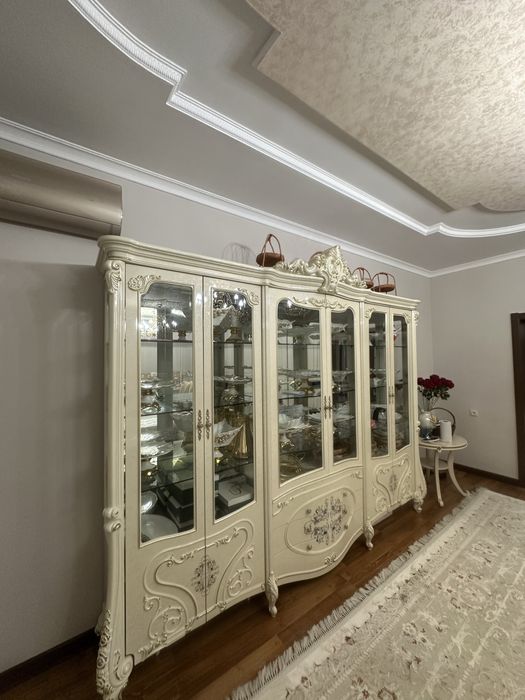 Сервант, шкаф-стенка