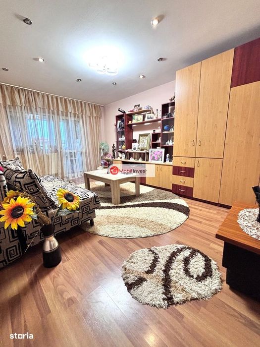 Exclusivitate ! Apartament 3 camere, decomandat, zona CETATE – Mercur
