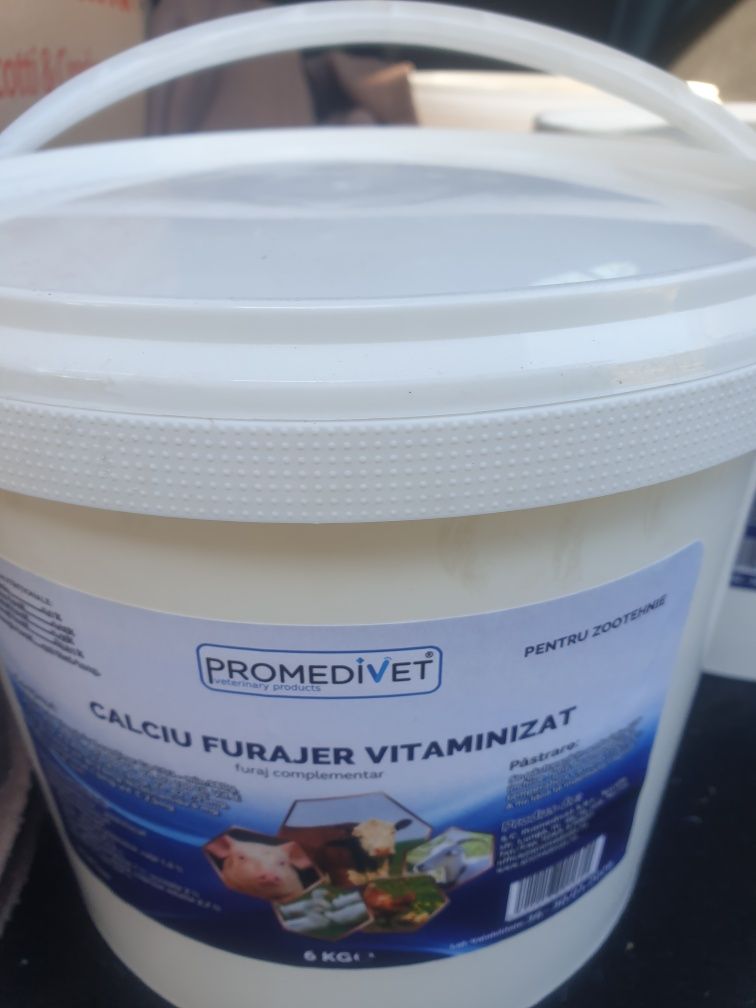 Calciu furajer vitaminizat, galeata 6 kg, furaj complementar