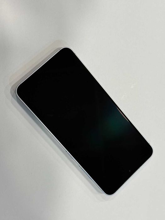 Samsung S25 – 128GB / 12GB RAM