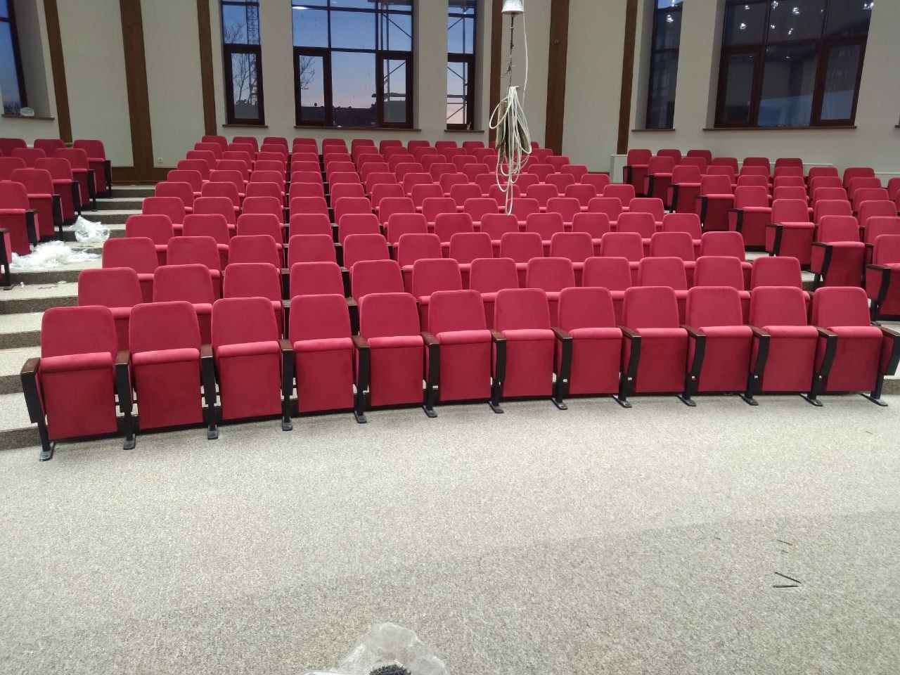 Кресло для конференция зала