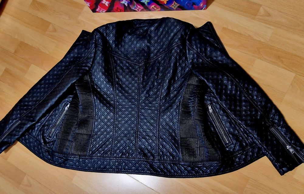 Geaca dama piele ecologica,accesorii metalice argintii, Italia