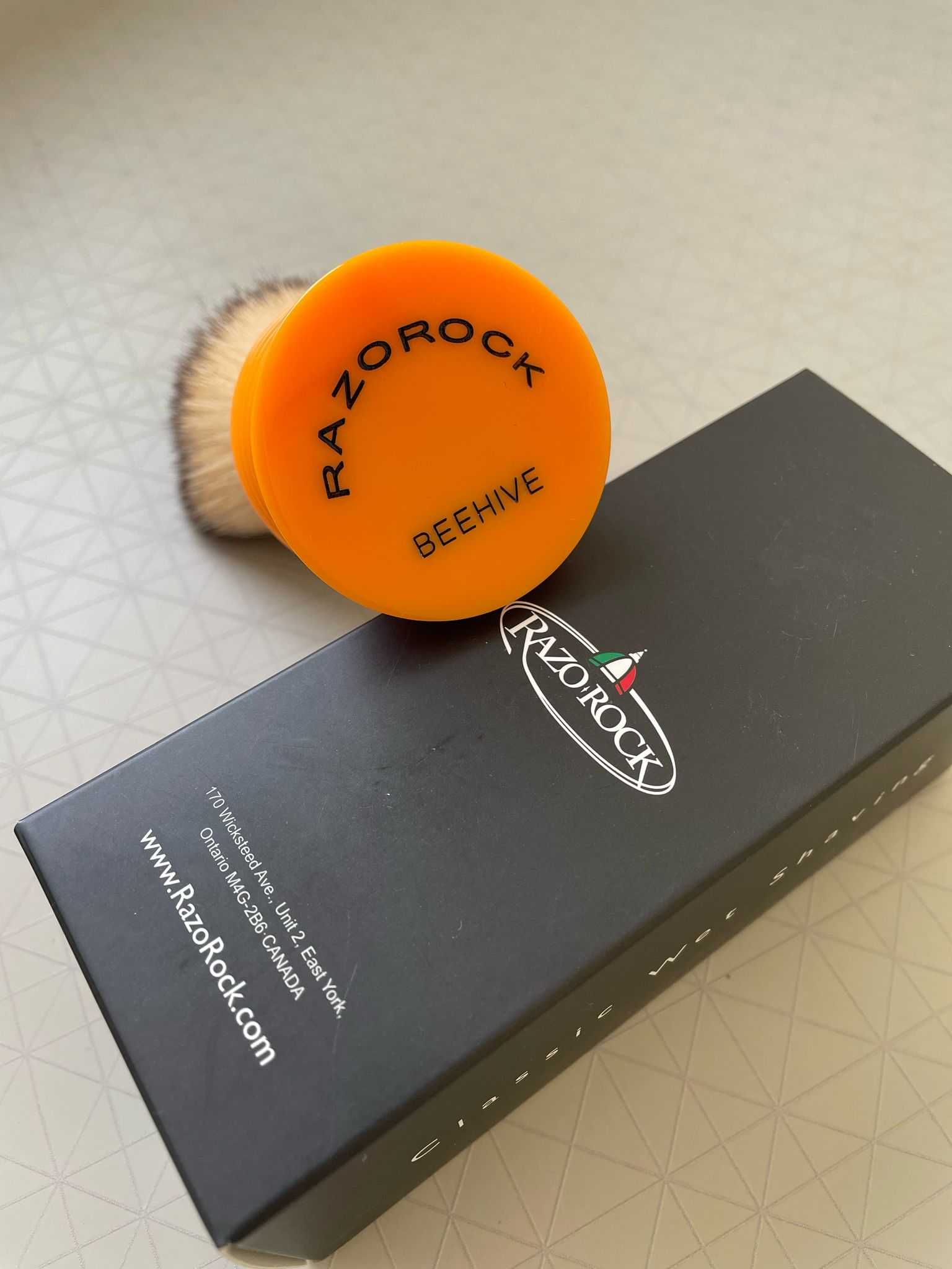 Pămătuf barbierit sintetic RazoRock Plissoft "BEEHIVE"  - XL SIZE 28mm
