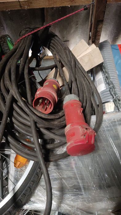 Vind cablu electric 380v de 32 A lungime 26 m