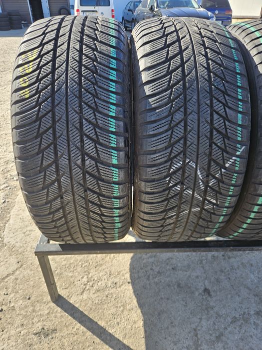 Vând 4 anvelope iarna 225/50/17 225/50r17 BRIDGESTONE
