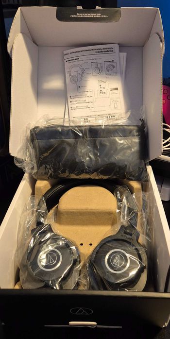 Casti Audio-Technica - ATH-M40X ca noi