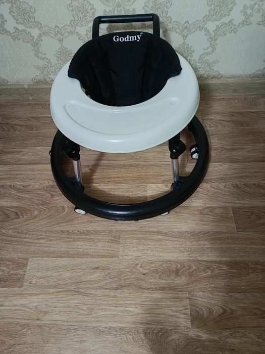 Продам детские ходунки с 3 -х месяцев.