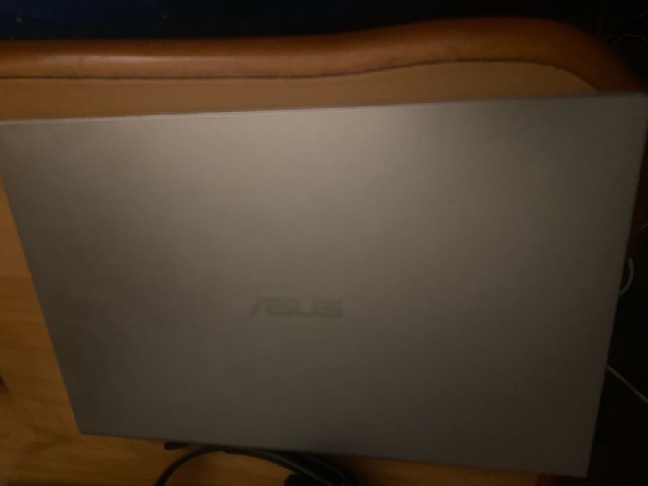 Vand laptop Asus X415