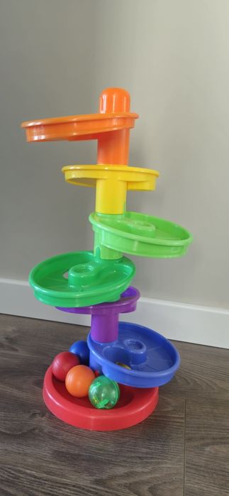 Детска играчка с топки