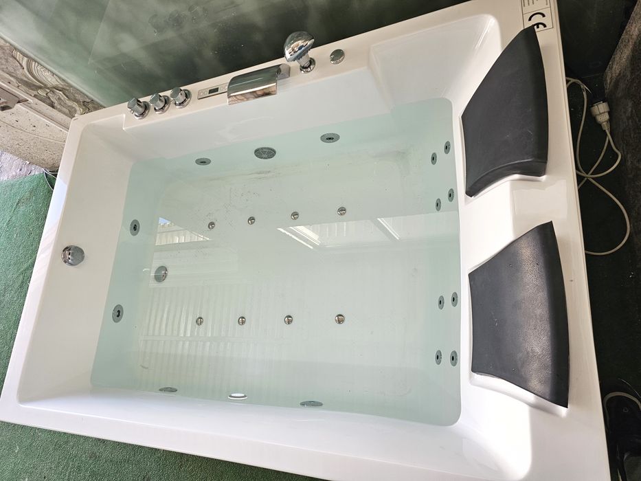 *Spa* Хидромасажна Вана (Джакузи) за Двама с Подгрев до 45°  1.80х1.20