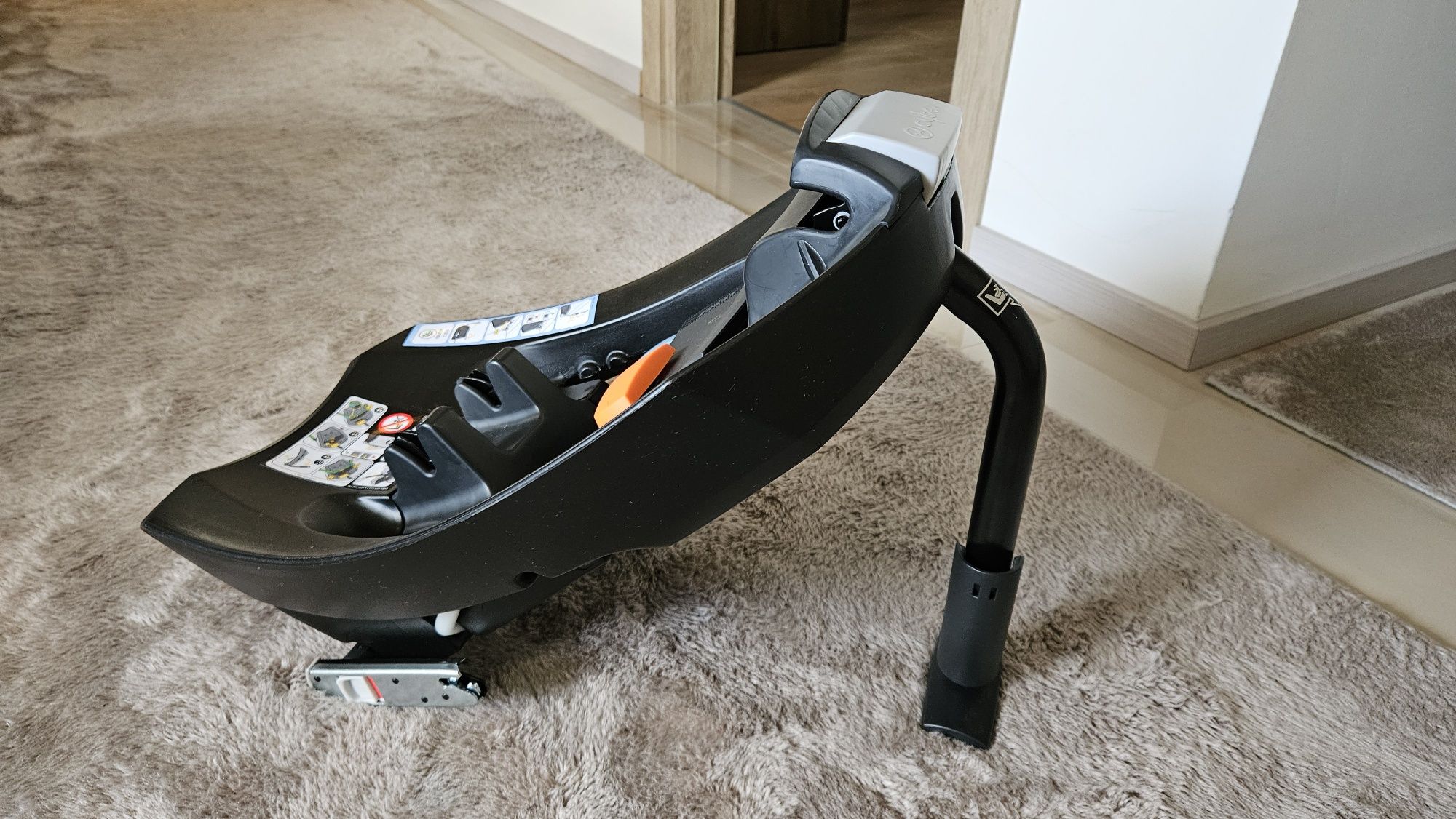 Столче за кола Cybex Aton 5 с  база  Aton Base 2 fix