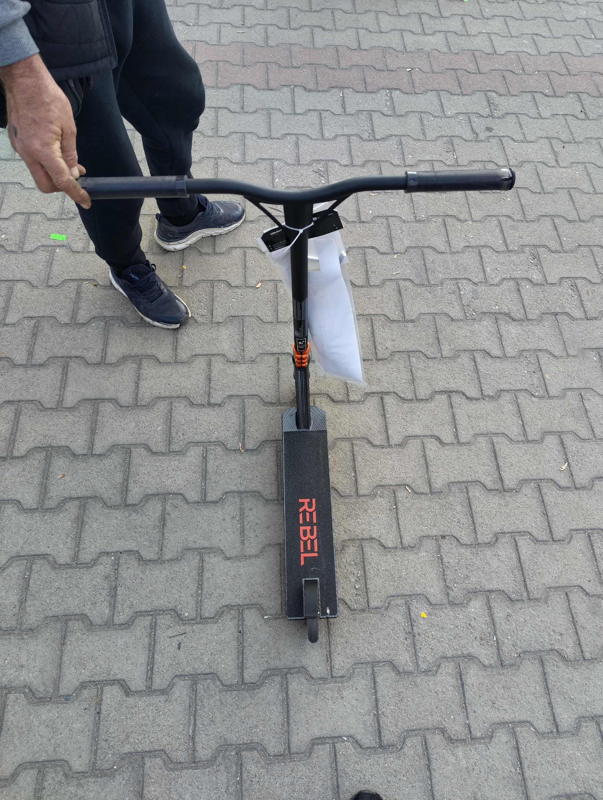 BYOX Детска тротинетка stunt REBEL карбон