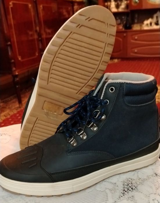 Новые, коженные ботинки. 42 раз.