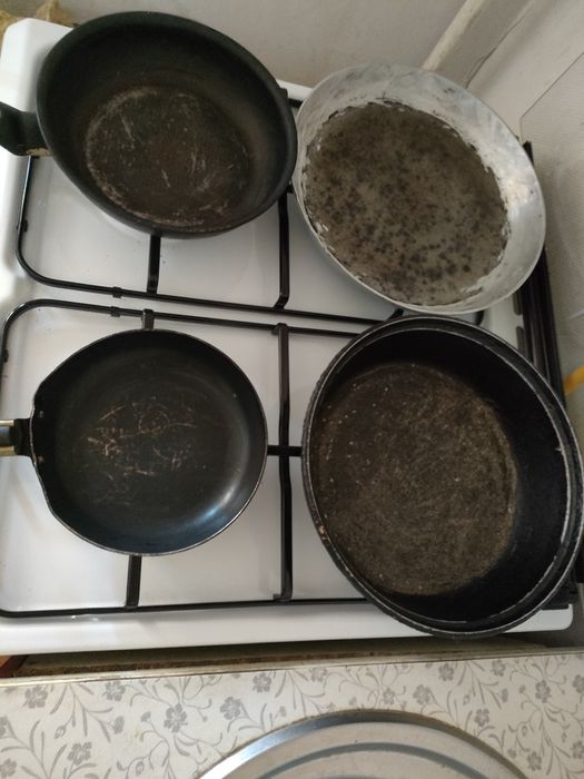Сковородки и кастрюли