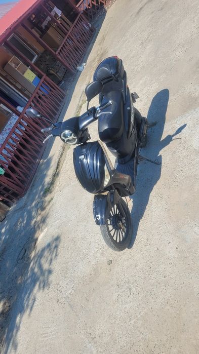 Vând scuter electric