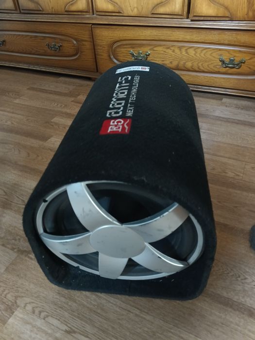 Продам Сабвуфер в хорошем сост музыку качает