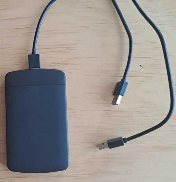 Външен харддиск - 750 гб