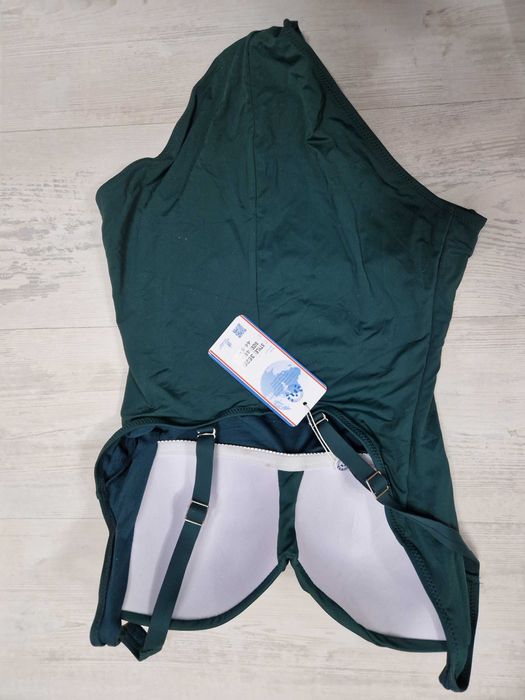 Дамски цял бански