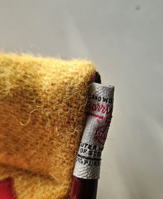 Batic caini/pisicii,  mustar, din lana merino 100% scotiana, noua