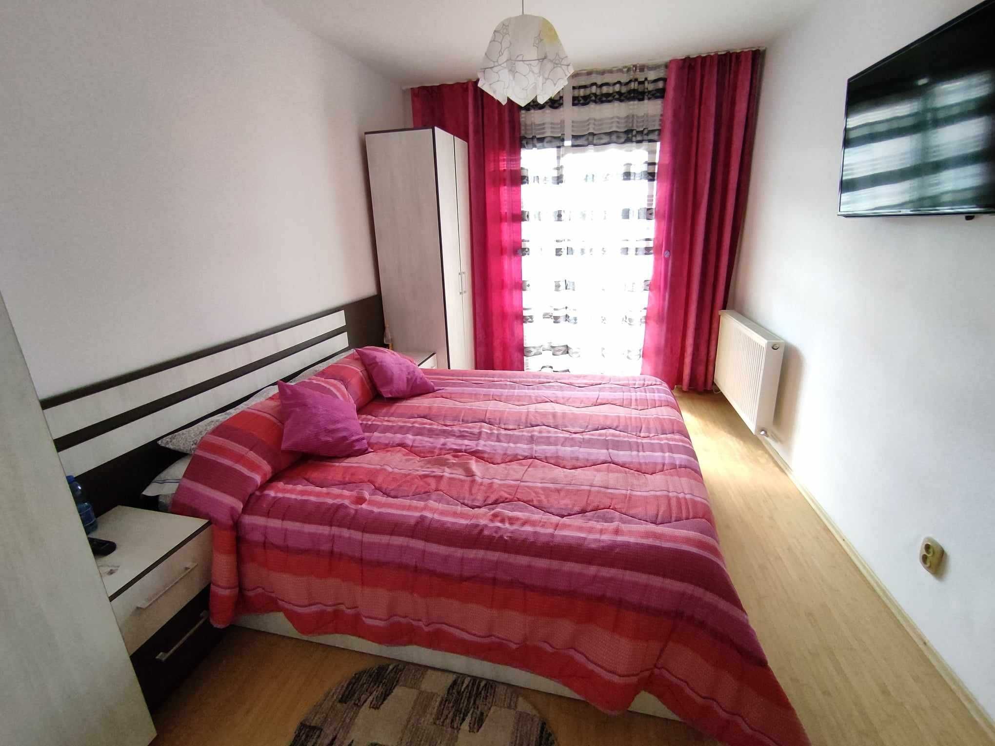 Vand apartament 3 camere