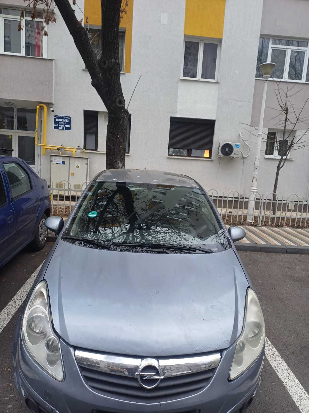 Vând Opel CORSA 1 l benzina an 2010