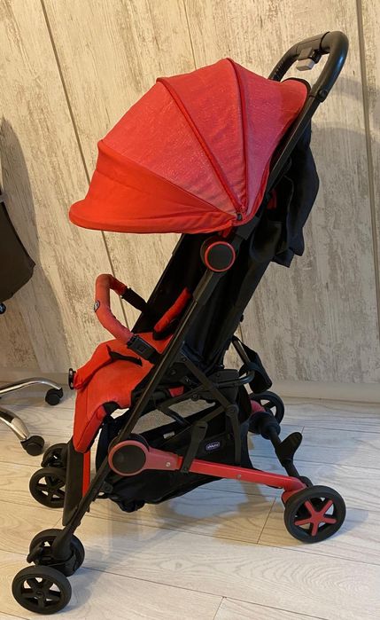 Carucior ultra compact marca Chicco,minim 3 pana la 15 kg,Rosu.
