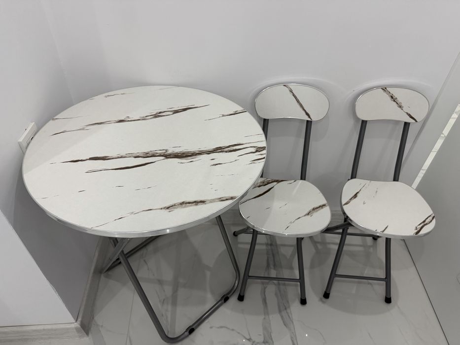 Сгъваема маса със столове