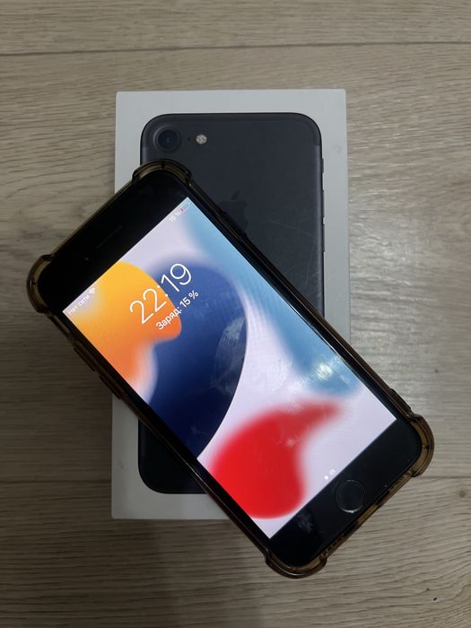 Продам Iphone 7