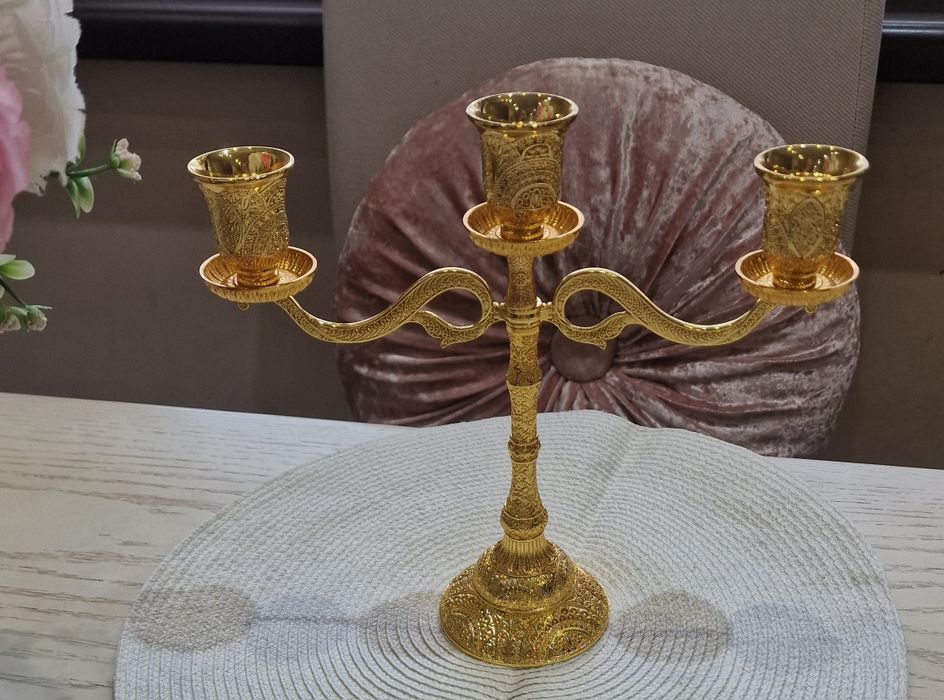 Свещник (метал) и 3 свещи