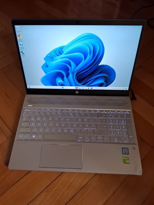 Laptop Hp Pavilion 15•i5•gen.8•SSD •video dedicată