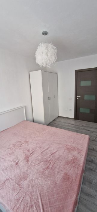 Închiriez apartament 3 camere