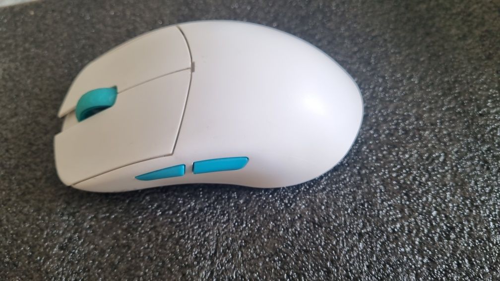 Игровая мышь lamzu superlight