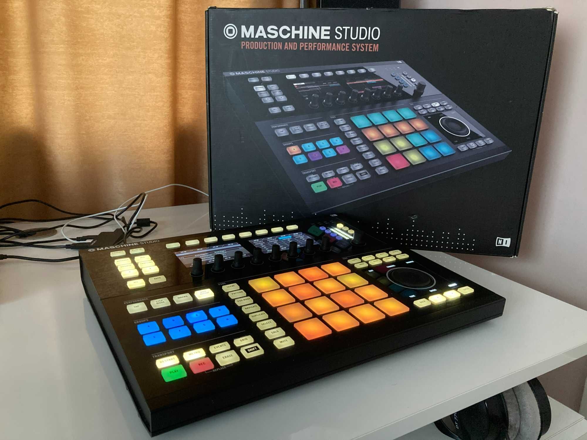 Native Instruments Maschine Studio