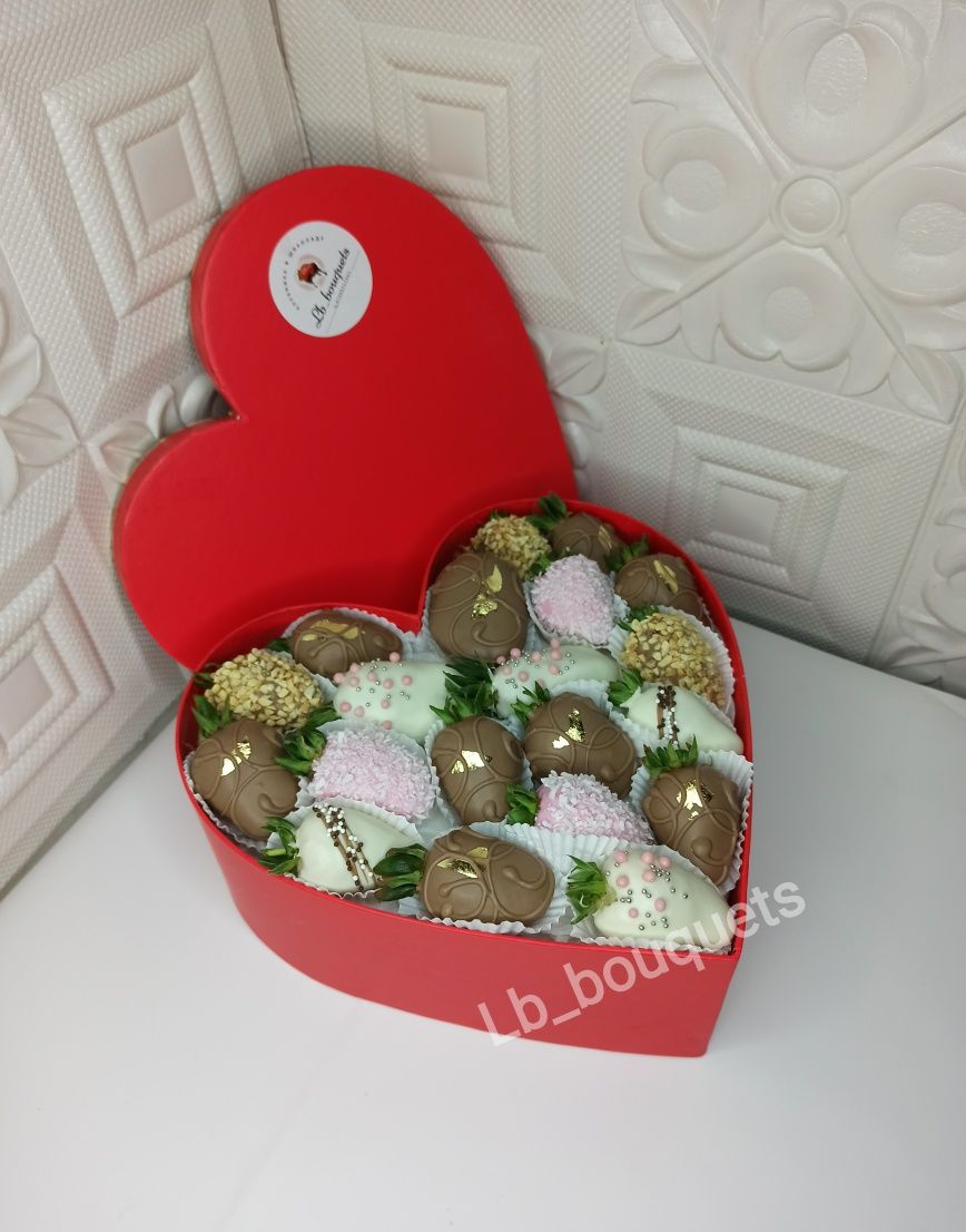 Клубника в шоколад, клубничный букет, цветы, конфетка, сладость, подар