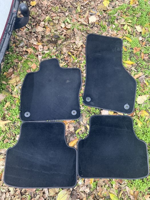 Оригинални мокетни стелки за Skoda Octavia 3