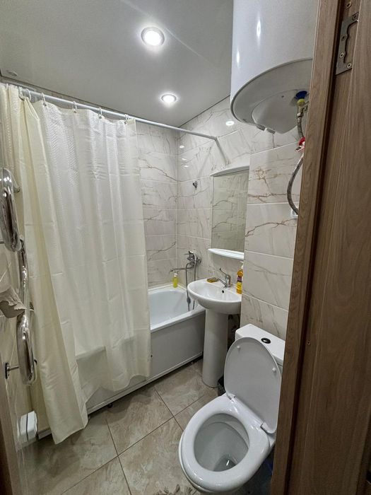 Сдам посуточно двухкомнатную квартиру район онкологии.