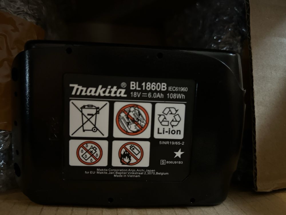 Акумулаторни батерии Makita BL1860B  Напрежение: 18V 6.0 Ah Макита