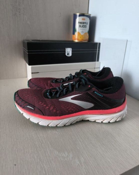 Adidasi alergare Brooks 40,5