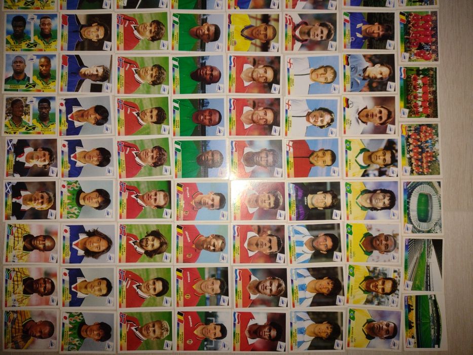 Vând colecție de stickere originale Panini World Cup France 1998