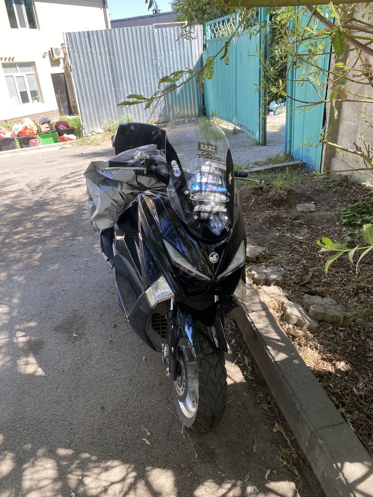 Продается Скутер N-Max 175куб