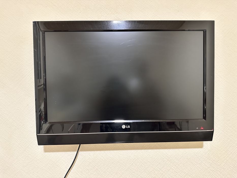 Телевизор LG 32LC7R