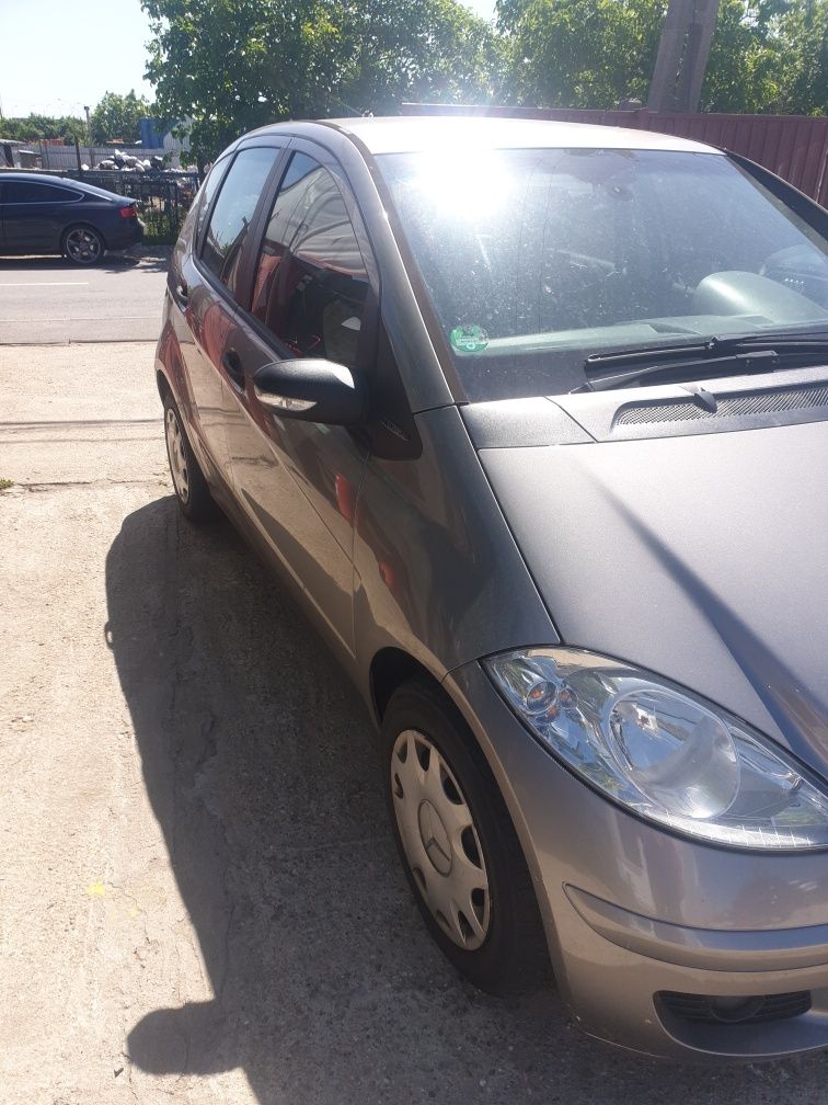 Dezmembram Mercedes A clas 180cdi cutie manuala 6+1 trepte an 2006