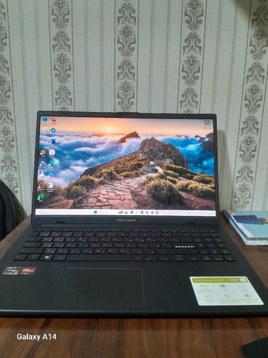 Asus Vivobook 8/512  OLED EKRAN